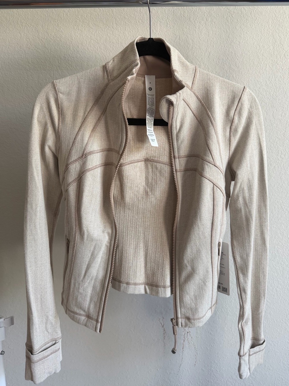 lululemon Define Cropped Jacket
*Herringbone (4) - Picture 3 of 8